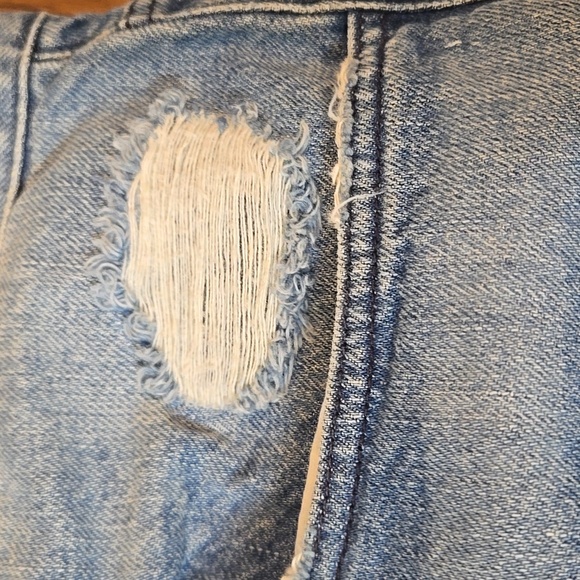 3X1 Distressed/ RawHemmed Cropped Jeans Sz 31 - Picture 9 of 14